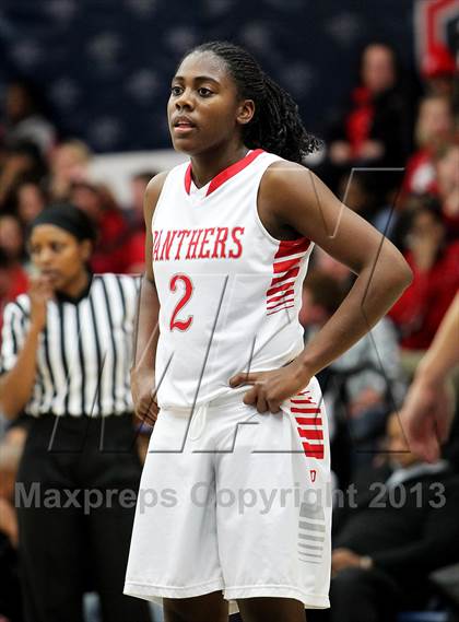 Thumbnail 1 in St. Mary's vs. Salesian photogallery.