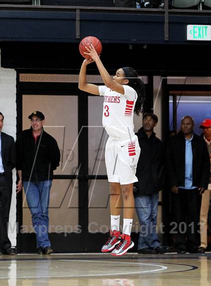 Thumbnail 1 in St. Mary's vs. Salesian photogallery.