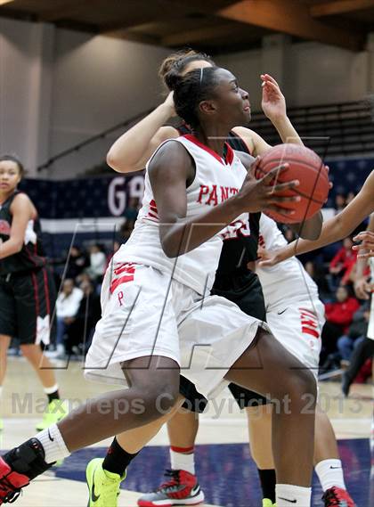 Thumbnail 2 in St. Mary's vs. Salesian photogallery.