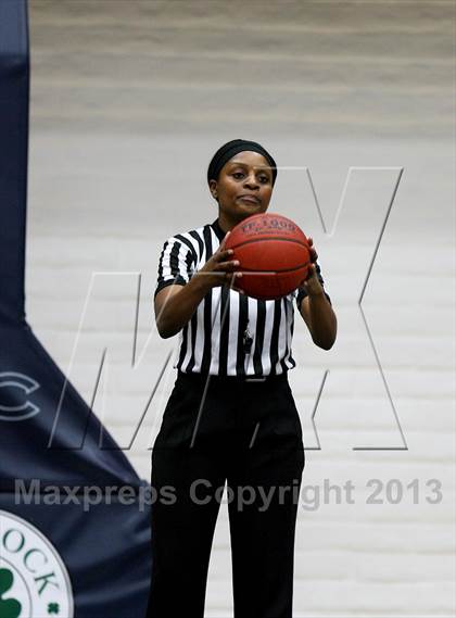 Thumbnail 1 in St. Mary's vs. Salesian photogallery.