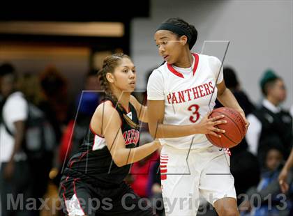 Thumbnail 2 in St. Mary's vs. Salesian photogallery.