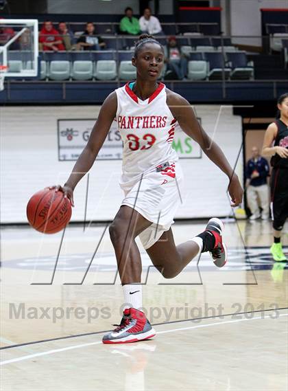 Thumbnail 3 in St. Mary's vs. Salesian photogallery.