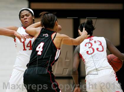 Thumbnail 2 in St. Mary's vs. Salesian photogallery.