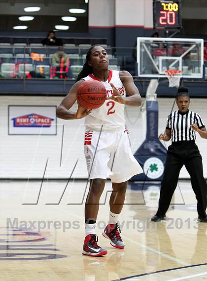 Thumbnail 1 in St. Mary's vs. Salesian photogallery.