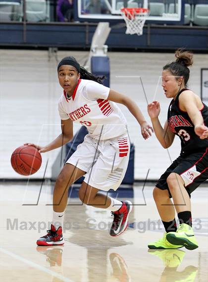 Thumbnail 3 in St. Mary's vs. Salesian photogallery.