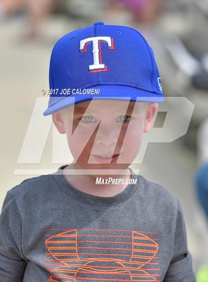 Thumbnail 2 in Reagan [Ronald] vs Lake Travis Game 2 (UIL 6A Bi-District Playoff) photogallery.