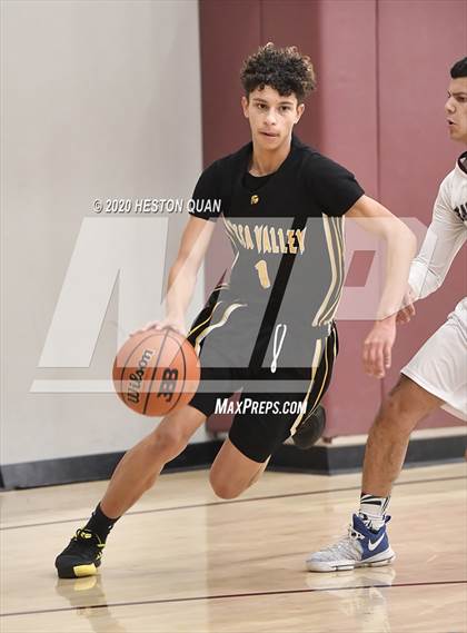 Thumbnail 1 in Yucca Valley vs. La Quinta (Rancho Mirage Holiday Invitational) photogallery.