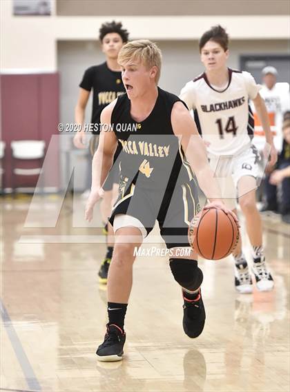 Thumbnail 3 in Yucca Valley vs. La Quinta (Rancho Mirage Holiday Invitational) photogallery.