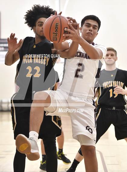 Thumbnail 2 in Yucca Valley vs. La Quinta (Rancho Mirage Holiday Invitational) photogallery.