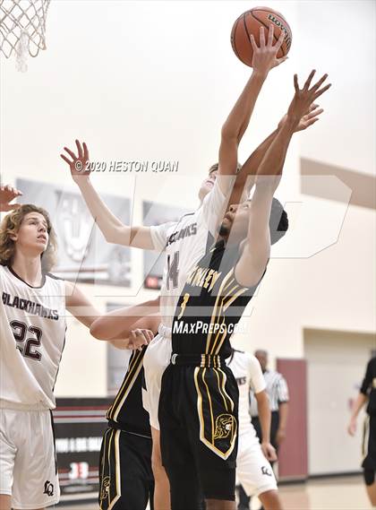 Thumbnail 2 in Yucca Valley vs. La Quinta (Rancho Mirage Holiday Invitational) photogallery.