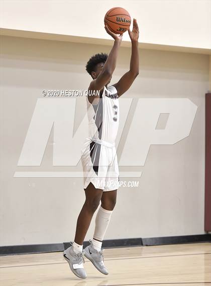 Thumbnail 1 in Yucca Valley vs. La Quinta (Rancho Mirage Holiday Invitational) photogallery.