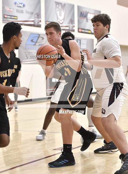 Thumbnail 2 in Yucca Valley vs. La Quinta (Rancho Mirage Holiday Invitational) photogallery.