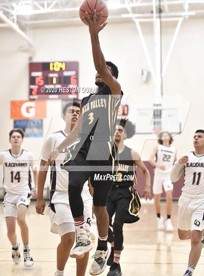 Thumbnail 2 in Yucca Valley vs. La Quinta (Rancho Mirage Holiday Invitational) photogallery.