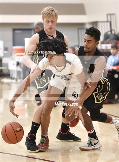 Thumbnail 3 in Yucca Valley vs. La Quinta (Rancho Mirage Holiday Invitational) photogallery.