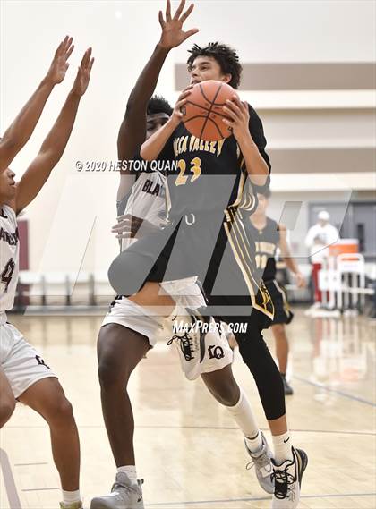 Thumbnail 1 in Yucca Valley vs. La Quinta (Rancho Mirage Holiday Invitational) photogallery.