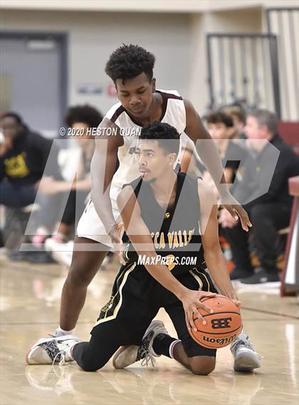 Thumbnail 3 in Yucca Valley vs. La Quinta (Rancho Mirage Holiday Invitational) photogallery.