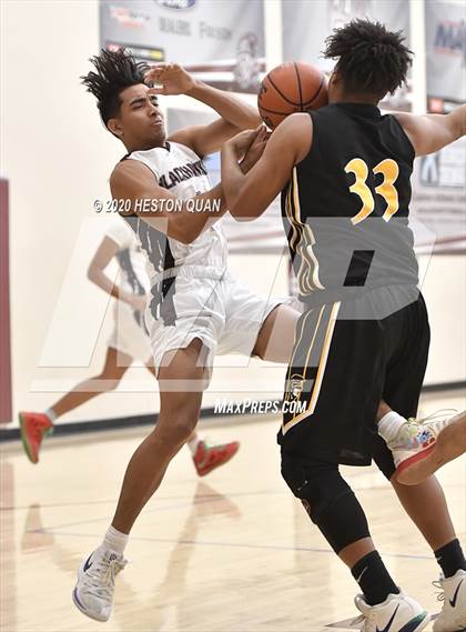 Thumbnail 3 in Yucca Valley vs. La Quinta (Rancho Mirage Holiday Invitational) photogallery.