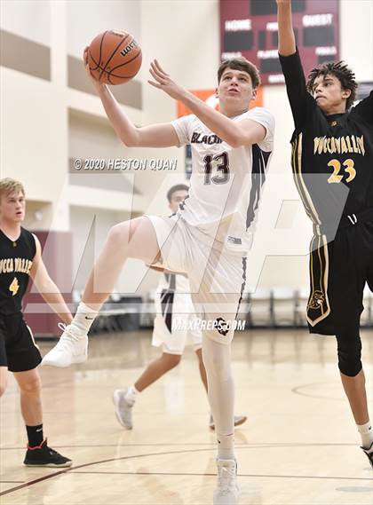 Thumbnail 3 in Yucca Valley vs. La Quinta (Rancho Mirage Holiday Invitational) photogallery.