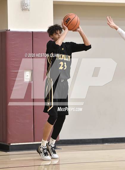 Thumbnail 2 in Yucca Valley vs. La Quinta (Rancho Mirage Holiday Invitational) photogallery.