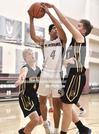 Thumbnail 2 in Yucca Valley vs. La Quinta (Rancho Mirage Holiday Invitational) photogallery.