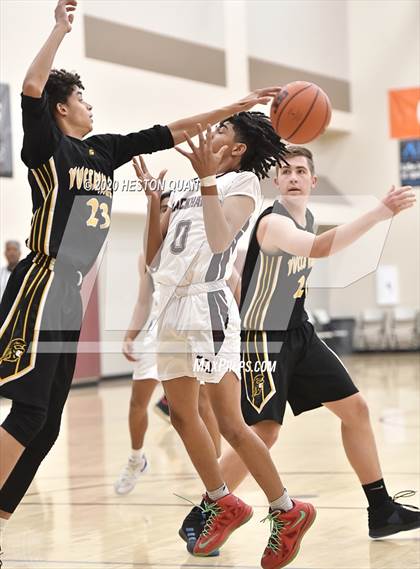 Thumbnail 1 in Yucca Valley vs. La Quinta (Rancho Mirage Holiday Invitational) photogallery.