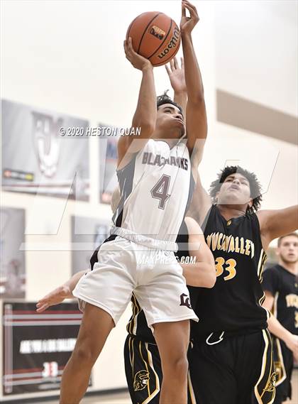 Thumbnail 1 in Yucca Valley vs. La Quinta (Rancho Mirage Holiday Invitational) photogallery.