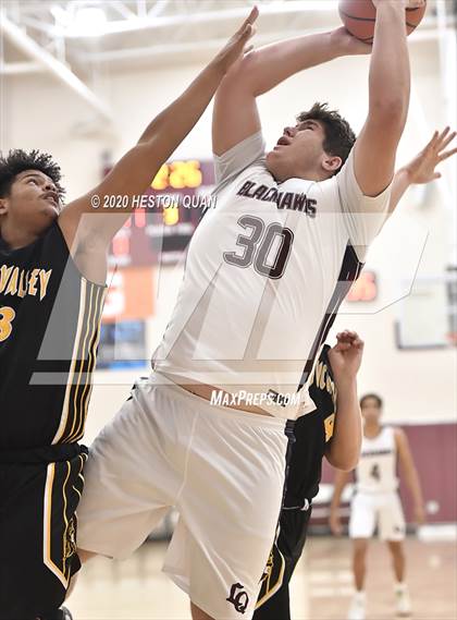 Thumbnail 3 in Yucca Valley vs. La Quinta (Rancho Mirage Holiday Invitational) photogallery.