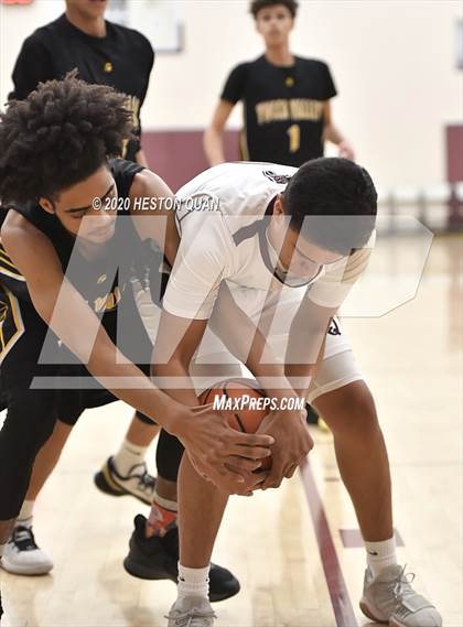 Thumbnail 1 in Yucca Valley vs. La Quinta (Rancho Mirage Holiday Invitational) photogallery.
