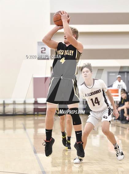 Thumbnail 1 in Yucca Valley vs. La Quinta (Rancho Mirage Holiday Invitational) photogallery.