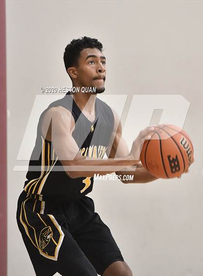 Thumbnail 2 in Yucca Valley vs. La Quinta (Rancho Mirage Holiday Invitational) photogallery.