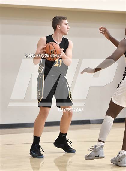 Thumbnail 1 in Yucca Valley vs. La Quinta (Rancho Mirage Holiday Invitational) photogallery.