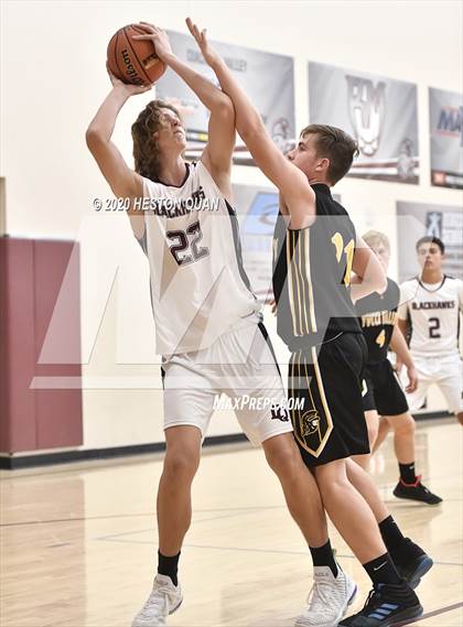Thumbnail 1 in Yucca Valley vs. La Quinta (Rancho Mirage Holiday Invitational) photogallery.