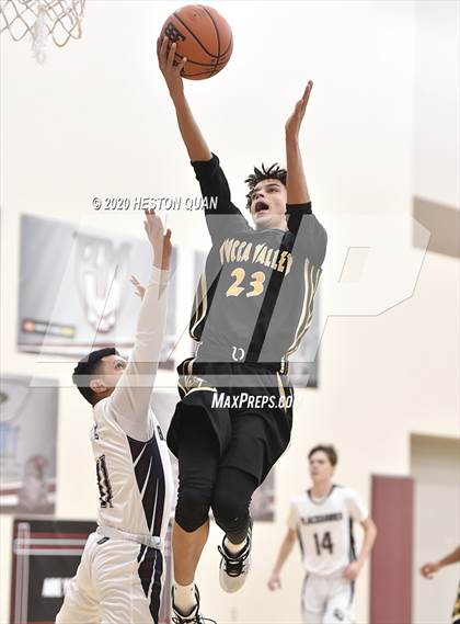 Thumbnail 2 in Yucca Valley vs. La Quinta (Rancho Mirage Holiday Invitational) photogallery.