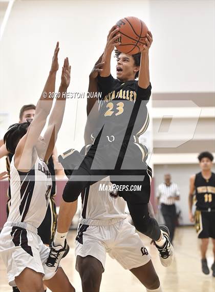 Thumbnail 2 in Yucca Valley vs. La Quinta (Rancho Mirage Holiday Invitational) photogallery.