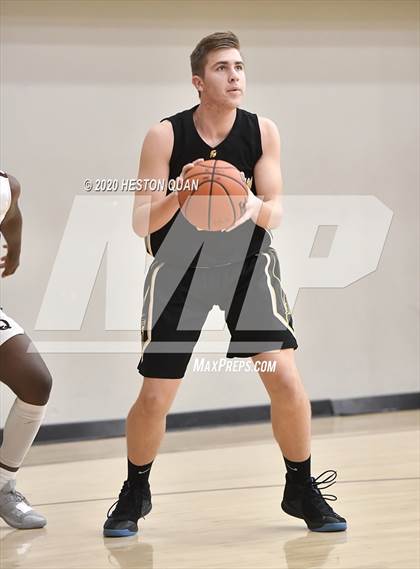 Thumbnail 1 in Yucca Valley vs. La Quinta (Rancho Mirage Holiday Invitational) photogallery.