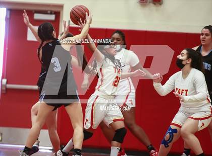 Thumbnail 3 in Taft vs Crescenta Valley (The Covid Showcase) photogallery.