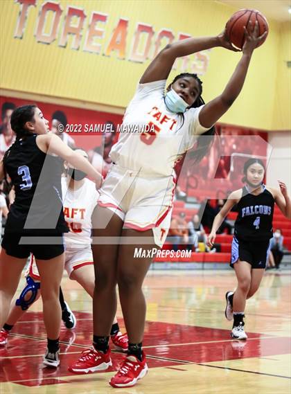 Thumbnail 3 in Taft vs Crescenta Valley (The Covid Showcase) photogallery.