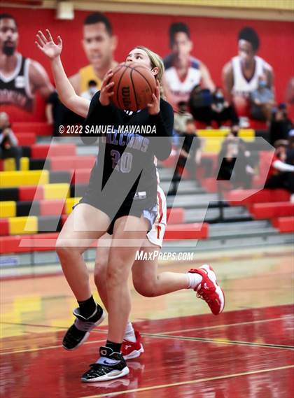 Thumbnail 2 in Taft vs Crescenta Valley (The Covid Showcase) photogallery.