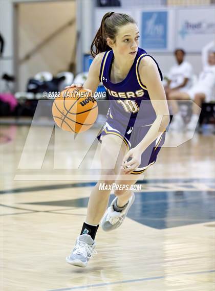 Thumbnail 2 in Guntersville vs Springville (Spartan Turkey Jam) photogallery.