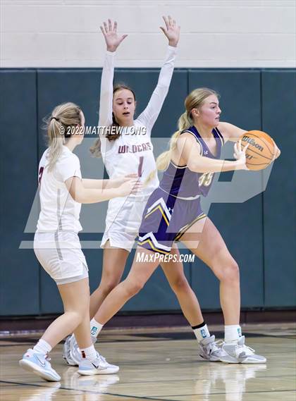 Thumbnail 2 in Guntersville vs Springville (Spartan Turkey Jam) photogallery.