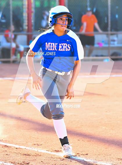 Thumbnail 2 in Williams vs San Manuel (AIA 1A Final)  photogallery.