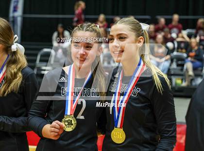 Thumbnail 1 in Iola vs. Crawford (UIL 2A Volleyball Division II Final Medal Ceremony) photogallery.