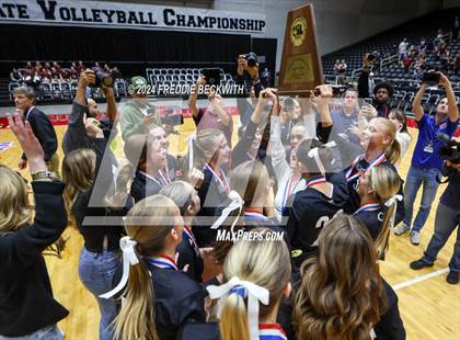 Thumbnail 2 in Iola vs. Crawford (UIL 2A Volleyball Division II Final Medal Ceremony) photogallery.