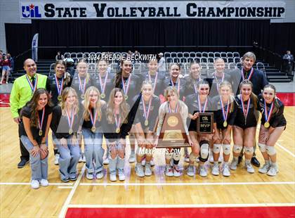 Thumbnail 1 in Iola vs. Crawford (UIL 2A Volleyball Division II Final Medal Ceremony) photogallery.