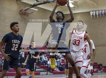 Thumbnail 2 in Antelope vs. Inderkum photogallery.
