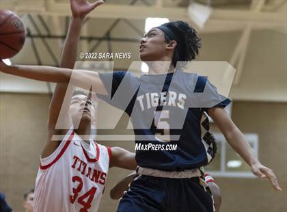 Thumbnail 1 in Antelope vs. Inderkum photogallery.