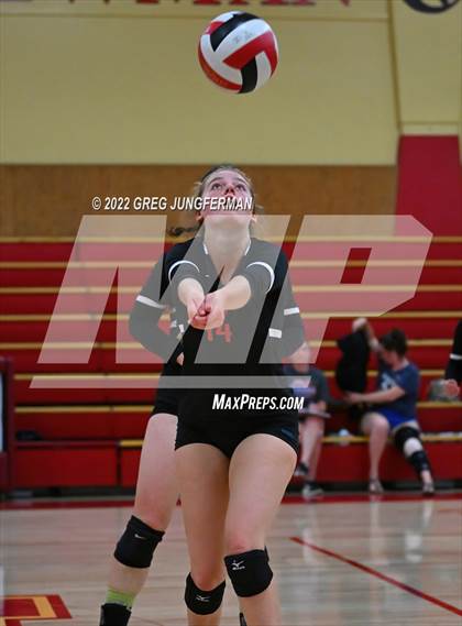 Thumbnail 2 in Analy @ Cardinal Newman photogallery.