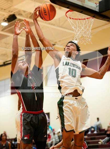 Thumbnail 2 in Fox Creek vs Lakewood (Cayce Roundball Classic) photogallery.