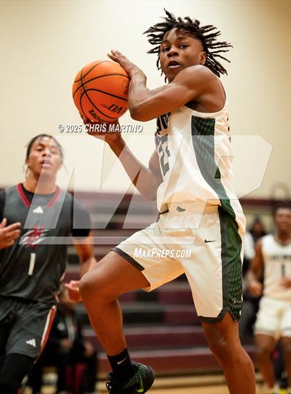 Thumbnail 2 in Fox Creek vs Lakewood (Cayce Roundball Classic) photogallery.
