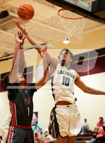 Thumbnail 1 in Fox Creek vs Lakewood (Cayce Roundball Classic) photogallery.